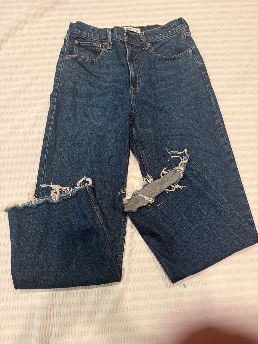 Abercrombie & Fitch Dark Blue Distressed Boyfriend Jeans 29 regular 27 inseam